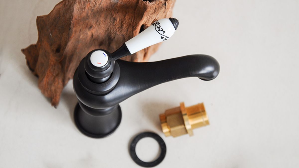 Vòi chậu lavabo nóng lạnh bằng đồng Kanly GCV03B