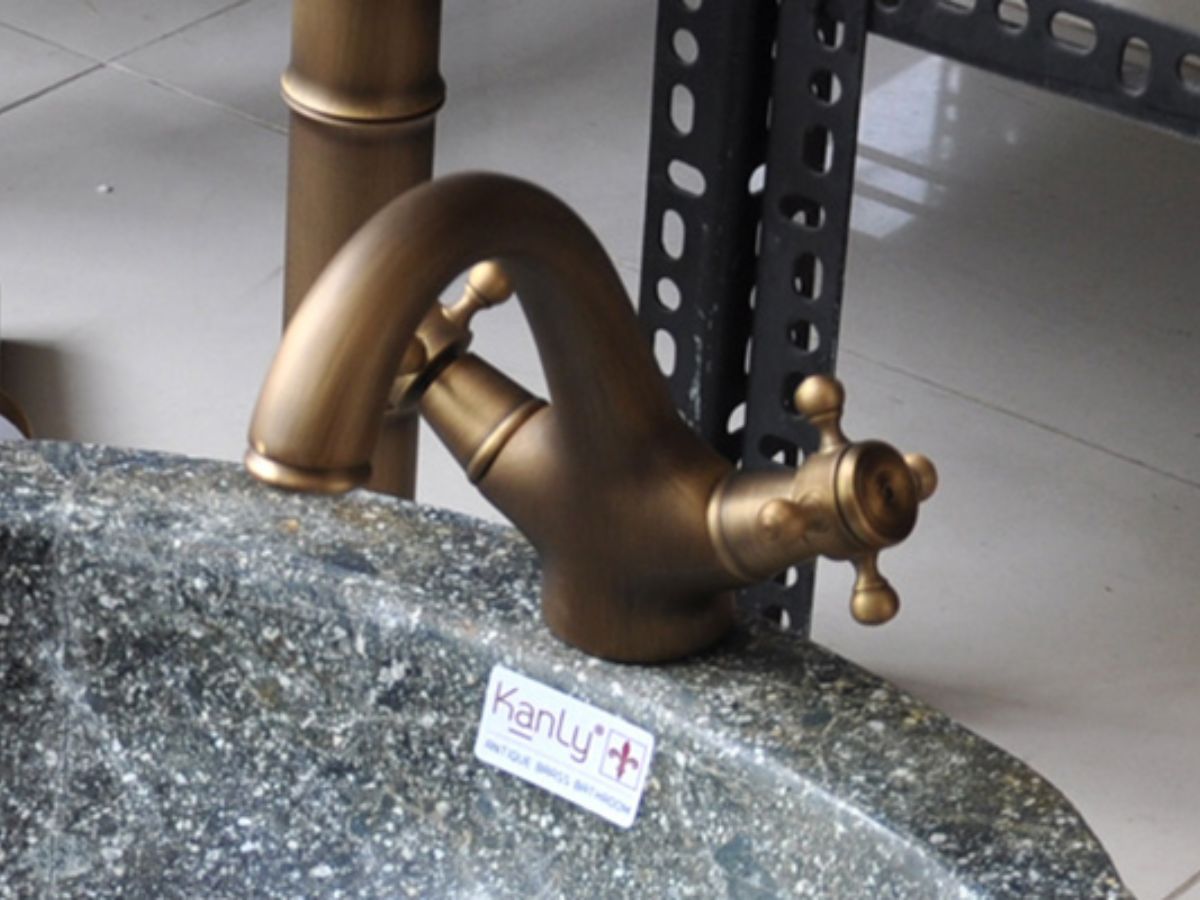 Vòi chậu lavabo nóng lạnh bằng đồng Kanly GCV05