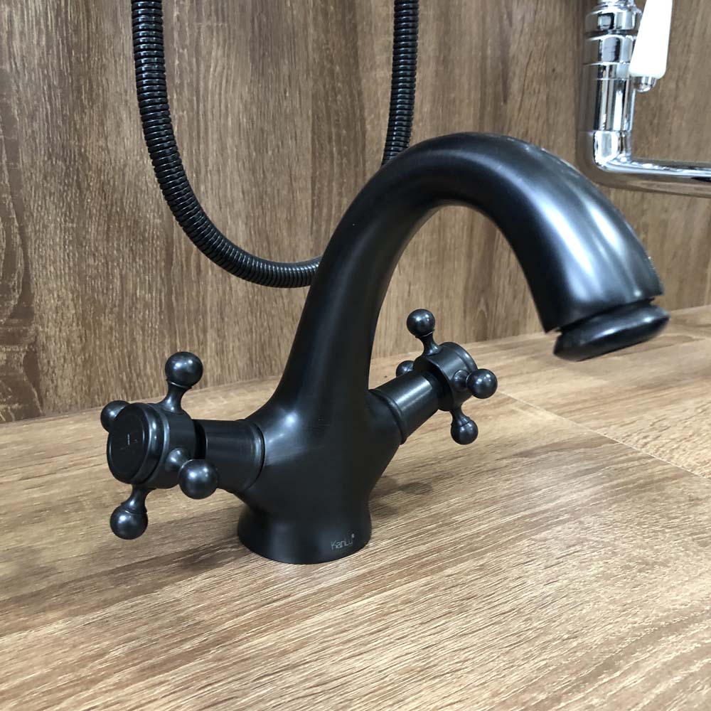 Vòi chậu lavabo nóng lạnh bằng đồng Kanly GCV05B