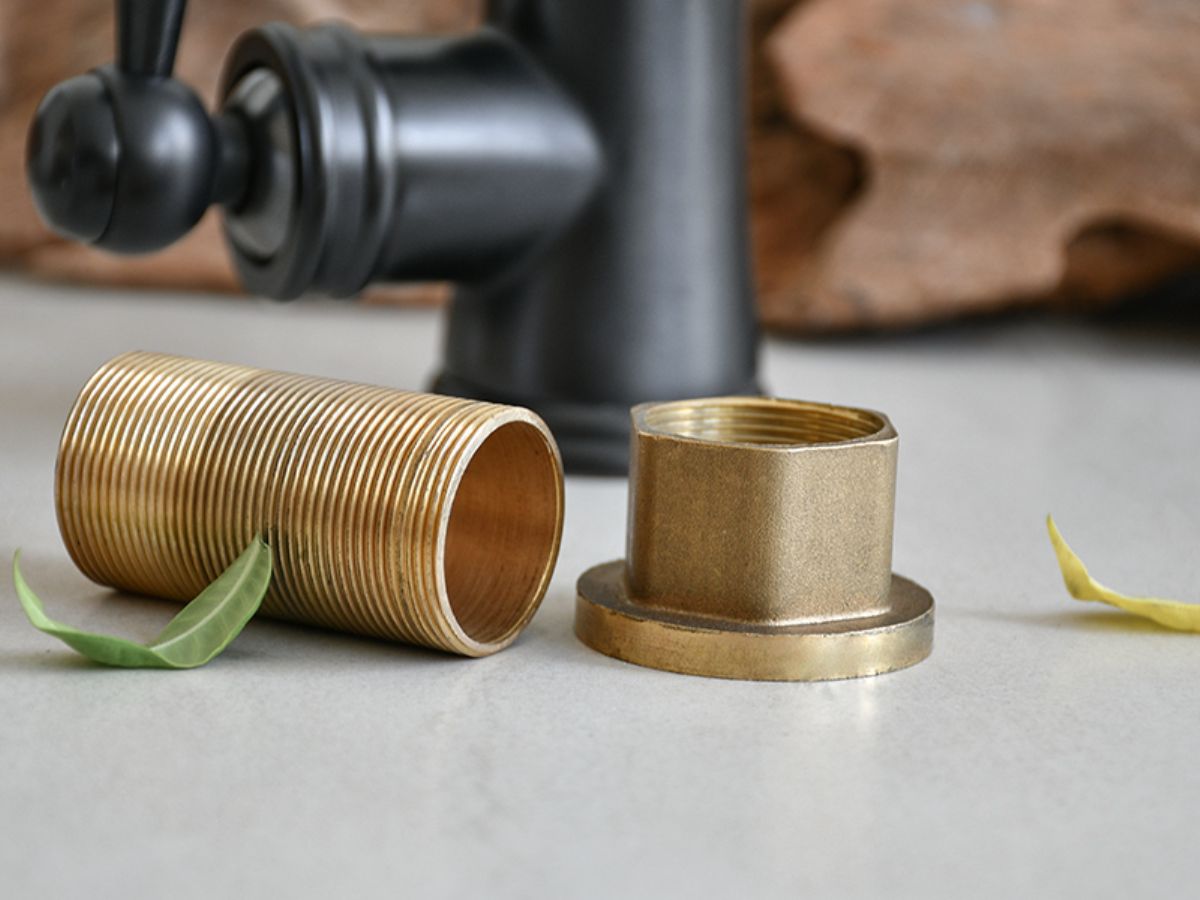 Vòi chậu lavabo nóng lạnh bằng đồng Kanly GCV06B