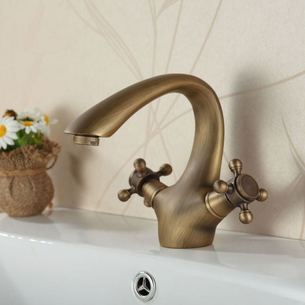 Vòi chậu lavabo nóng lạnh bằng đồng Kanly GCV07
