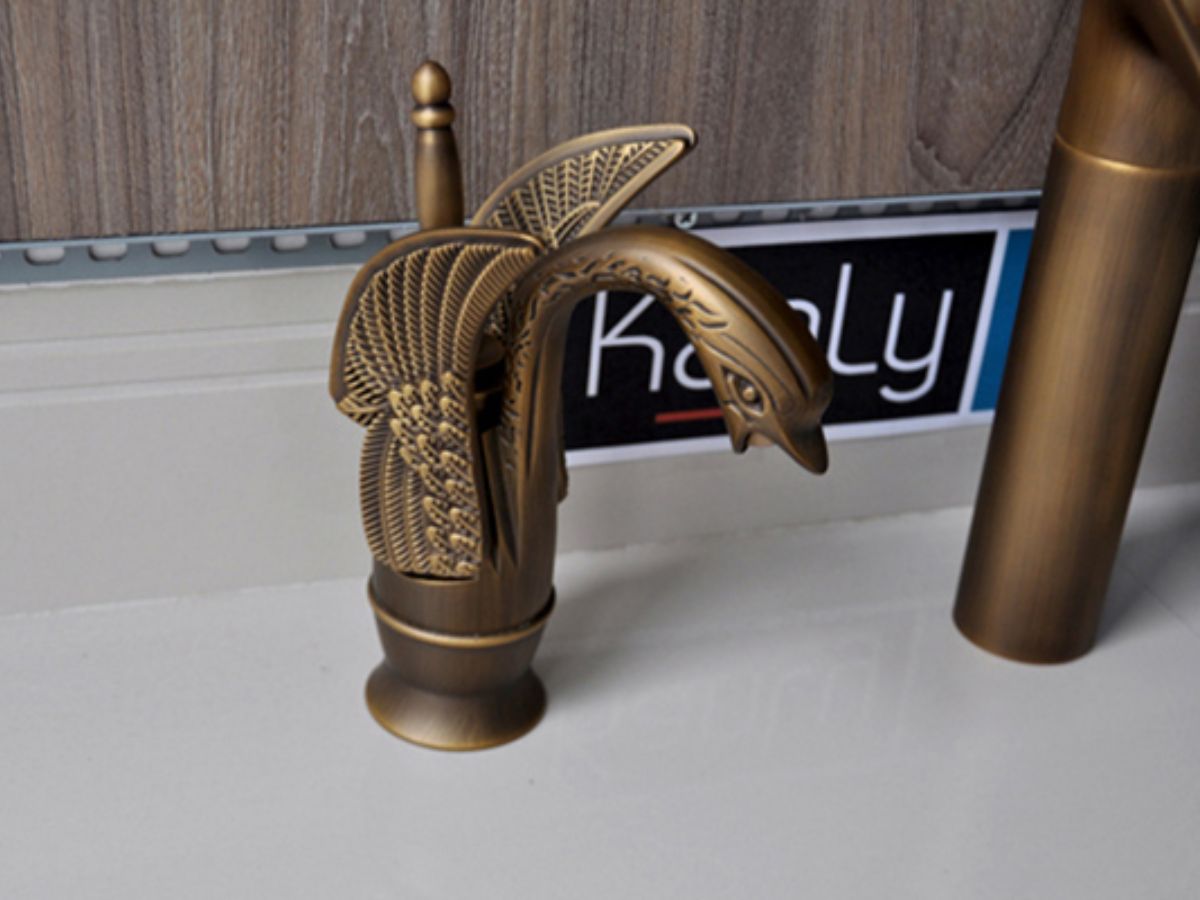 Vòi chậu lavabo nóng lạnh bằng đồng Kanly GCV09