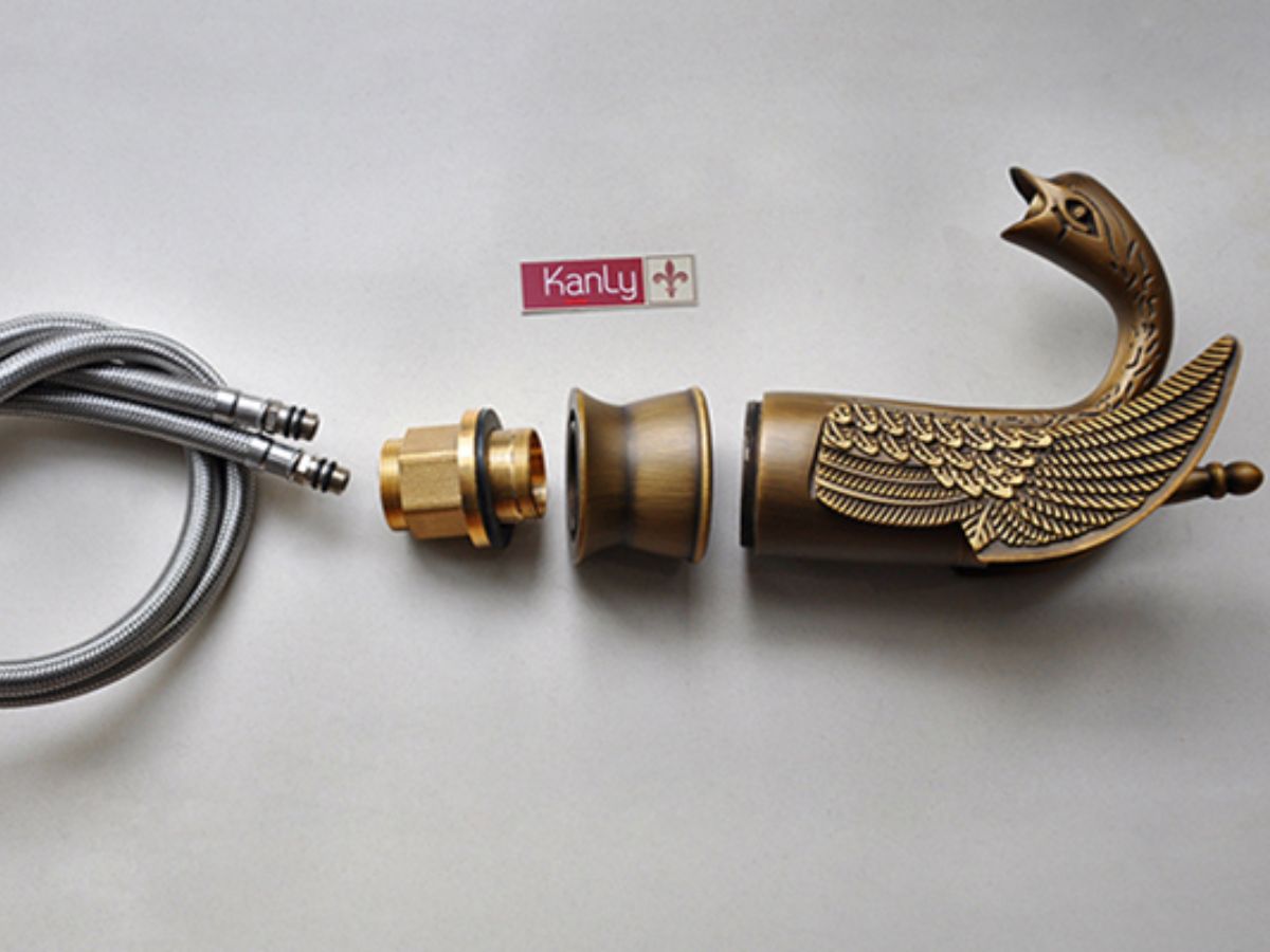 Vòi chậu lavabo nóng lạnh bằng đồng Kanly GCV09