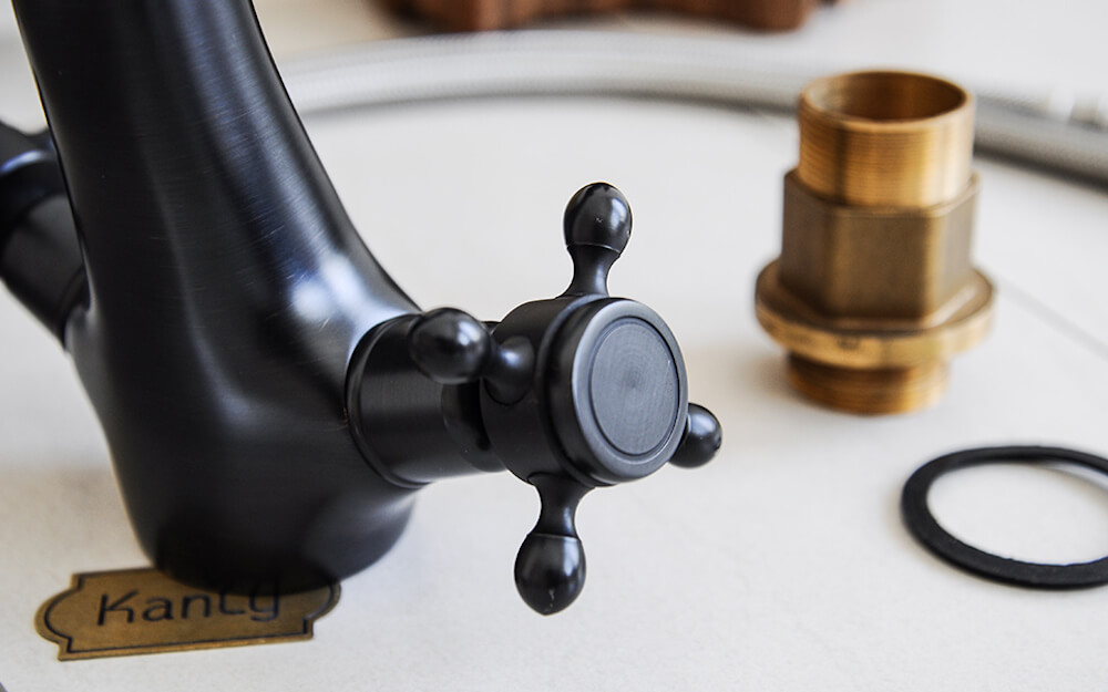 Vòi chậu lavabo nóng lạnh bằng đồng Kanly GCV10B