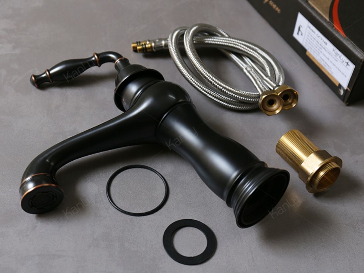 Vòi chậu lavabo nóng lạnh bằng đồng Kanly GCV14B