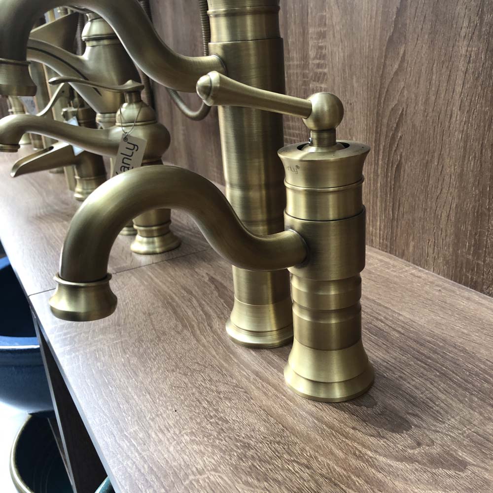 Vòi chậu nóng lạnh bằng đồng Kanly GCA16/V16