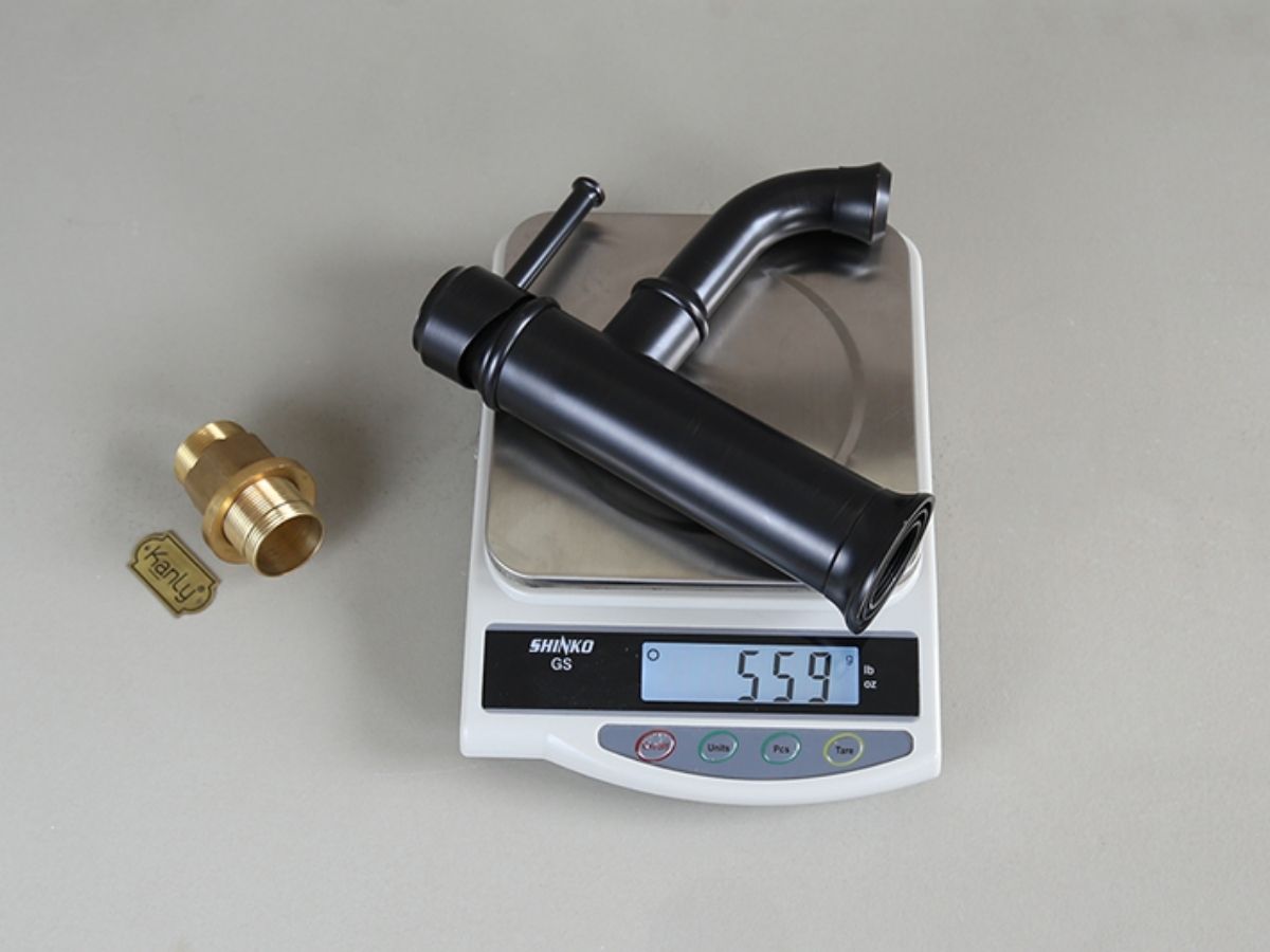 Vòi chậu lavabo nóng lạnh bằng đồng Kanly GCV20B