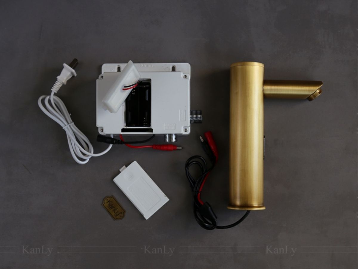 Vòi chậu lavabo cảm ứng bằng đồng Kanly GCVC1