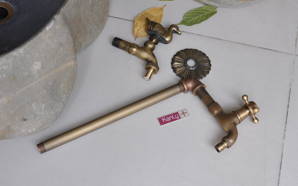 Vòi nước gắn tường Kanly GCT01