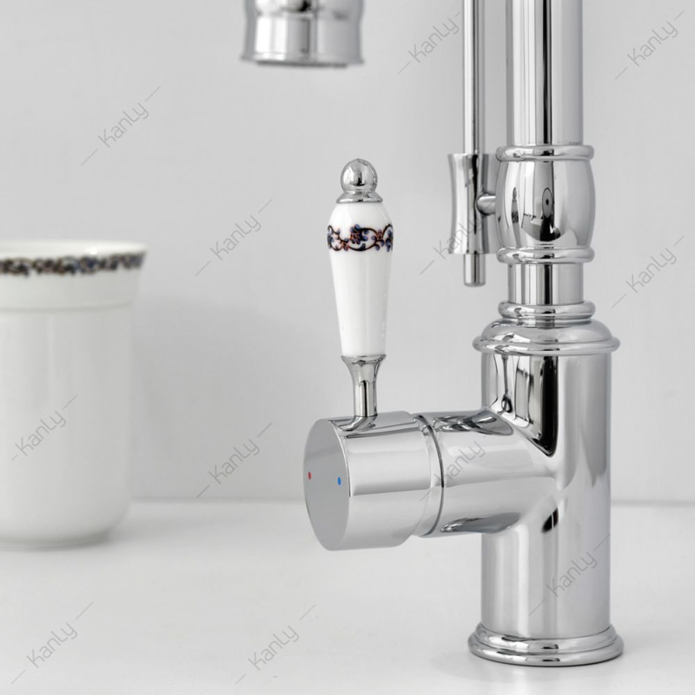 Vòi rửa bát dây rút nóng lạnh bằng đồng Kanly CHC09