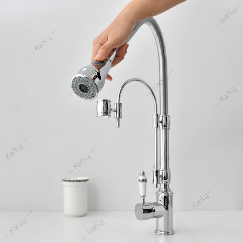 Vòi rửa bát dây rút nóng lạnh bằng đồng Kanly CHC09