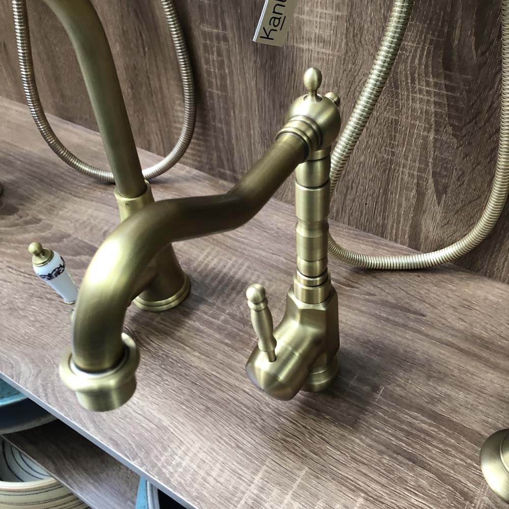 Vòi rửa bát nóng lạnh bằng đồng Kanly GCC04