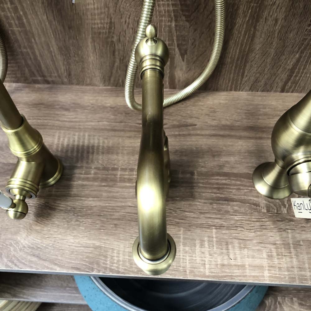 Vòi rửa bát nóng lạnh bằng đồng Kanly GCC04