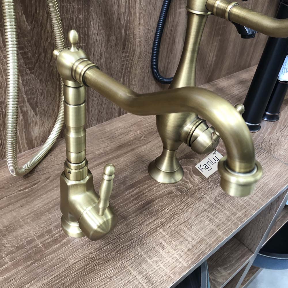Vòi rửa bát nóng lạnh bằng đồng Kanly GCC04