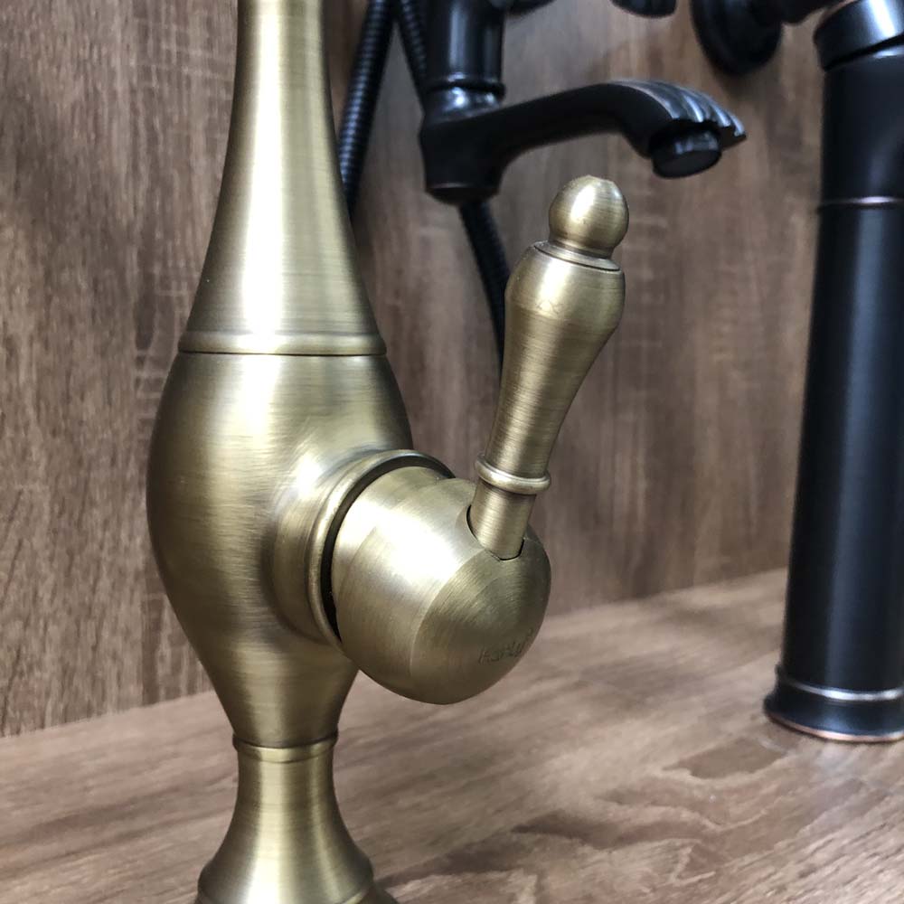 Vòi rửa bát nóng lạnh bằng đồng Kanly GCC06