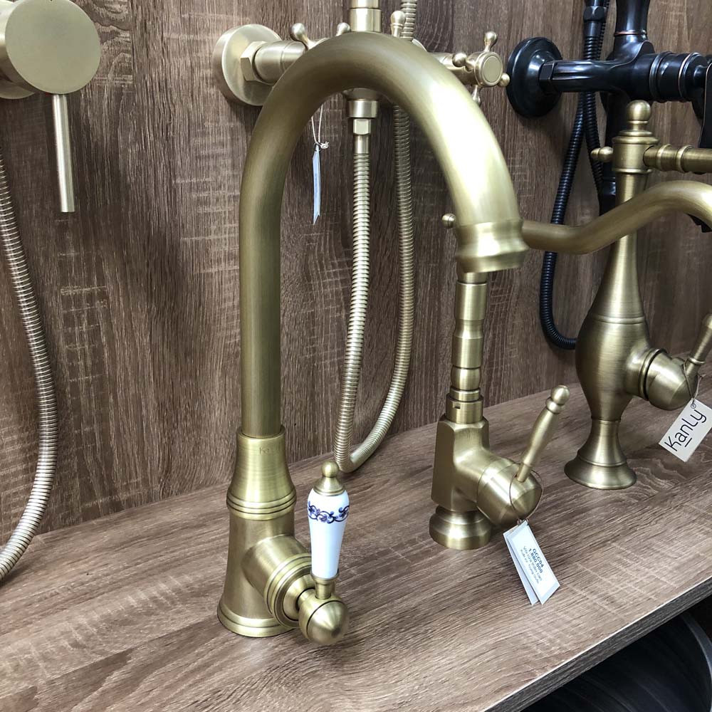 Vòi rửa bát nóng lạnh bằng đồng Kanly GCC07