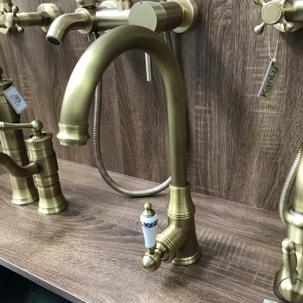 Vòi rửa bát nóng lạnh bằng đồng Kanly GCC07