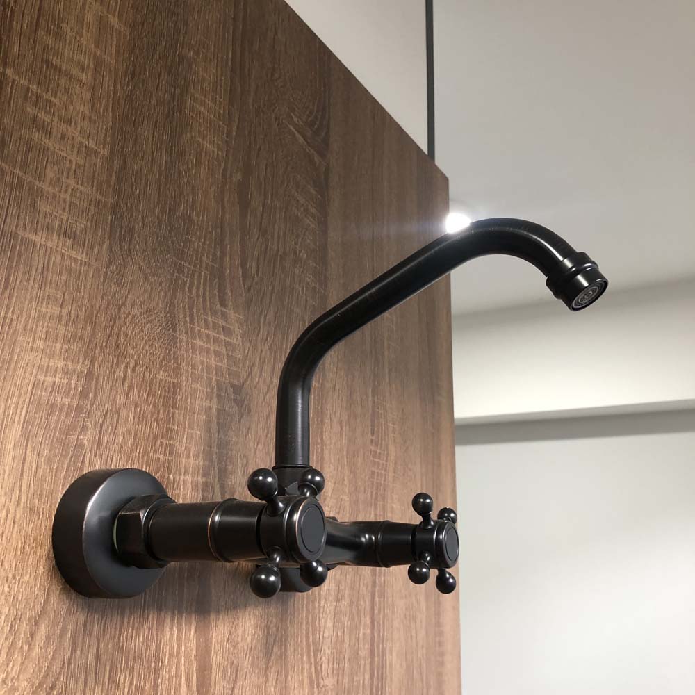 Vòi nước treo tường nóng lạnh Kanly GCT05B