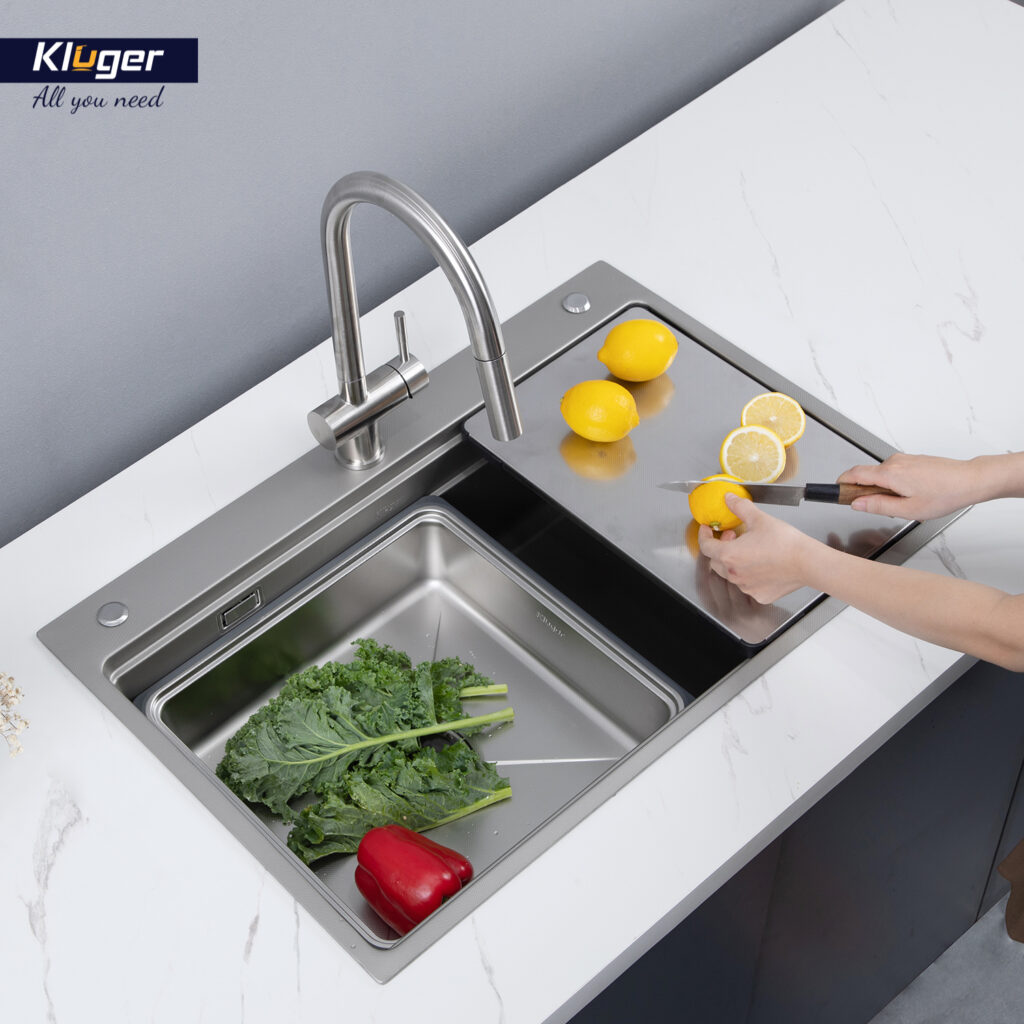 Chậu rửa chén Posco 304 Linen dập nổi KLUGER KWF8161FS-S76 (K600 Series)