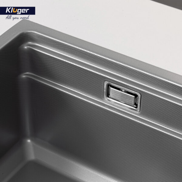 Chậu rửa chén Posco 304 Linen dập nổi KLUGER KWU8161FS-S76Plus (K600 Series)