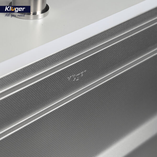 Chậu rửa chén Posco 304 Linen dập nổi KLUGER KWU8161FS-S76Plus (K600 Series)