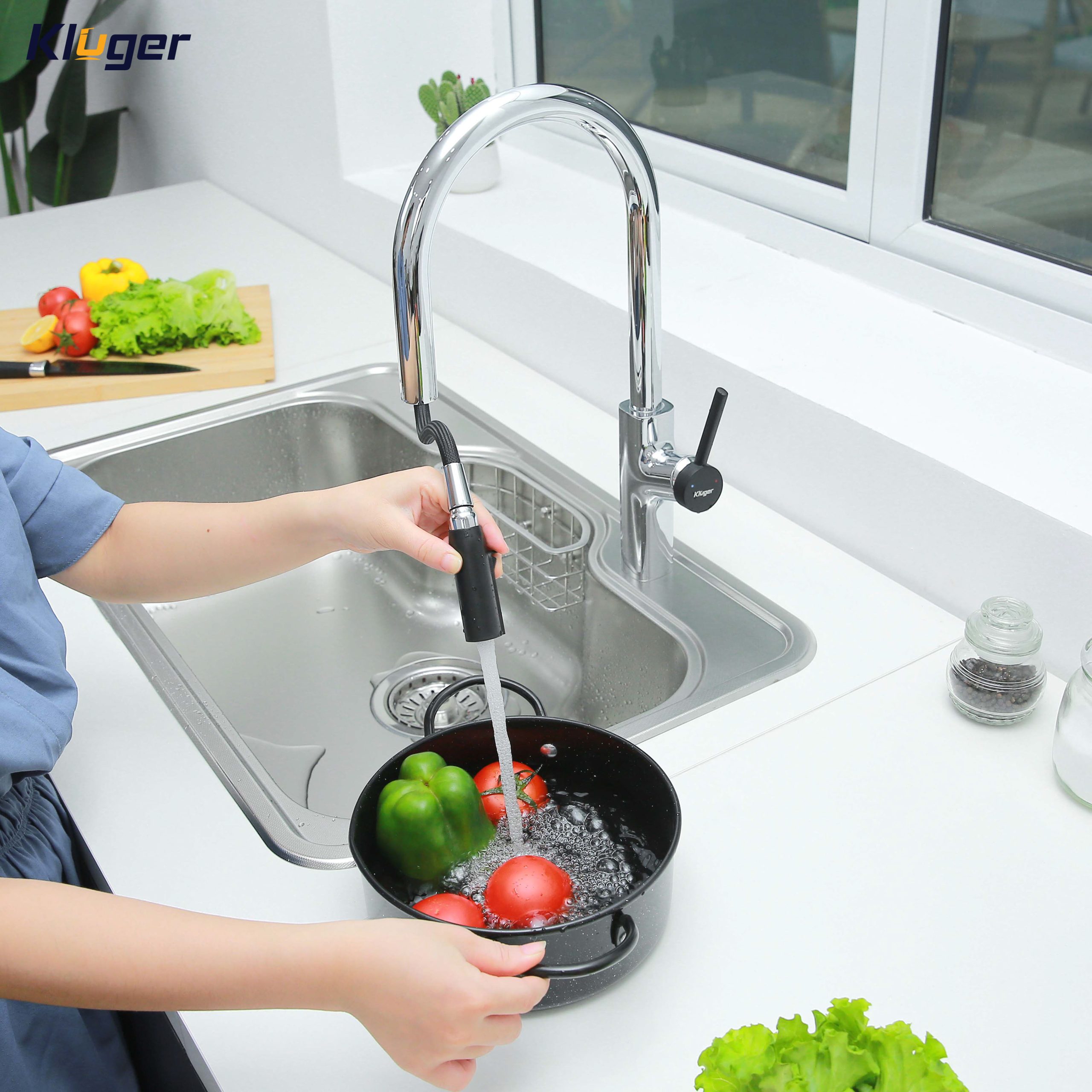 Vòi chậu bếp nóng lạnh dây rút LUNAR KLUGER KLF0006C