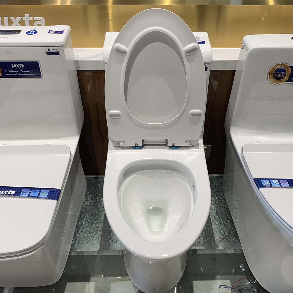 Bồn cầu 1 khối LUXTA LT-102 nắp êm