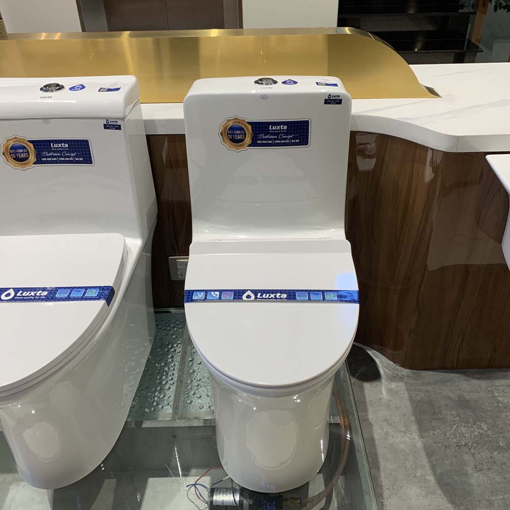 Bồn cầu 1 khối LUXTA LT-103 nắp êm