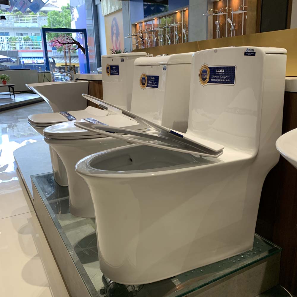 Bồn cầu 1 khối LUXTA LT-103 nắp êm