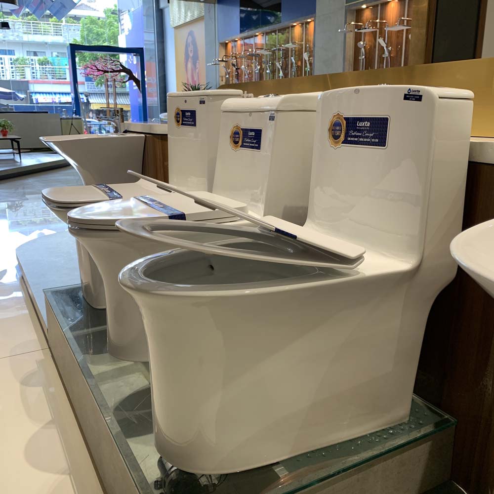 Bồn cầu 1 khối LUXTA LT-103 nắp êm