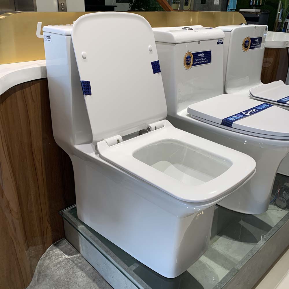 Bồn cầu 1 khối LUXTA LT-104 nắp êm