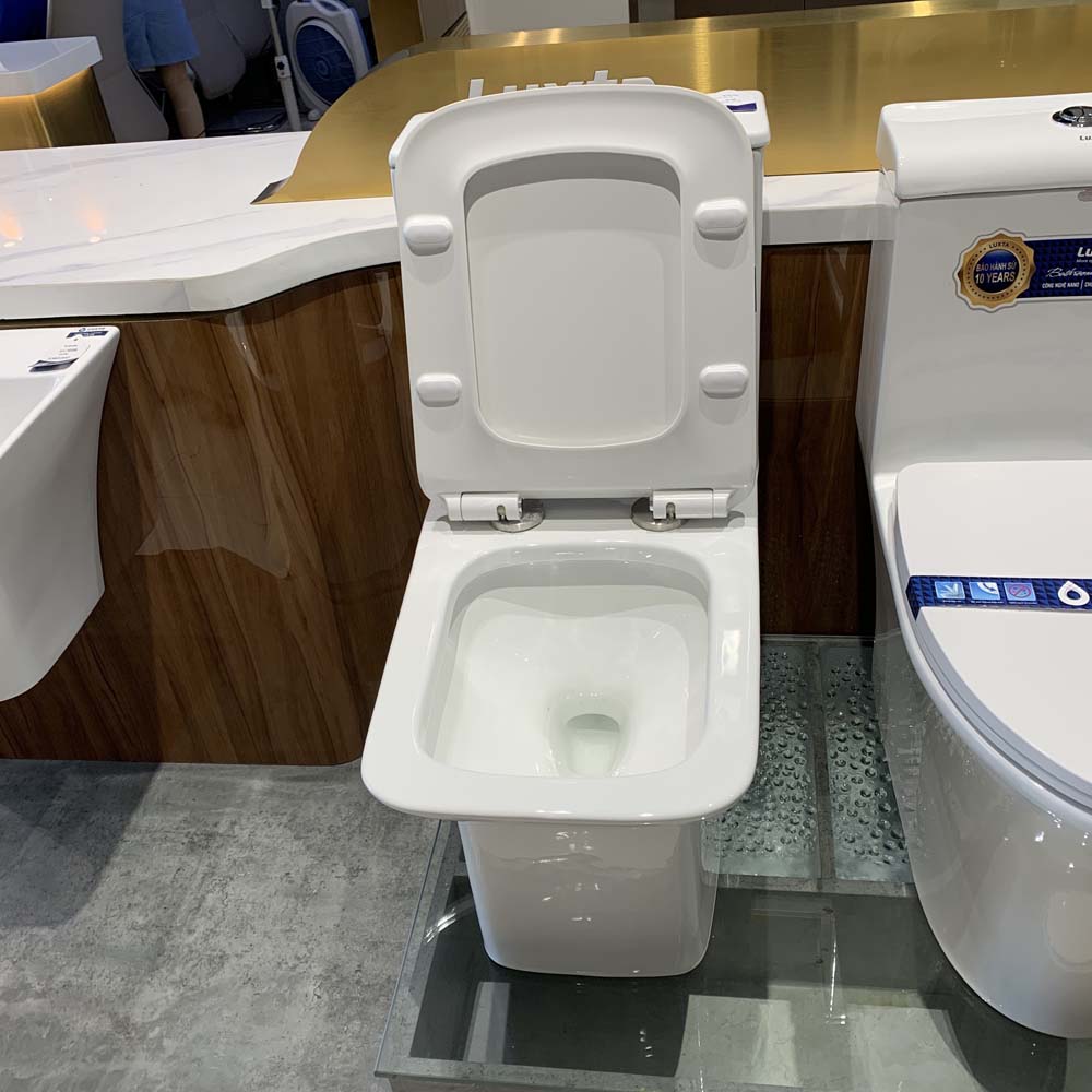 Bồn cầu 1 khối LUXTA LT-104 nắp êm
