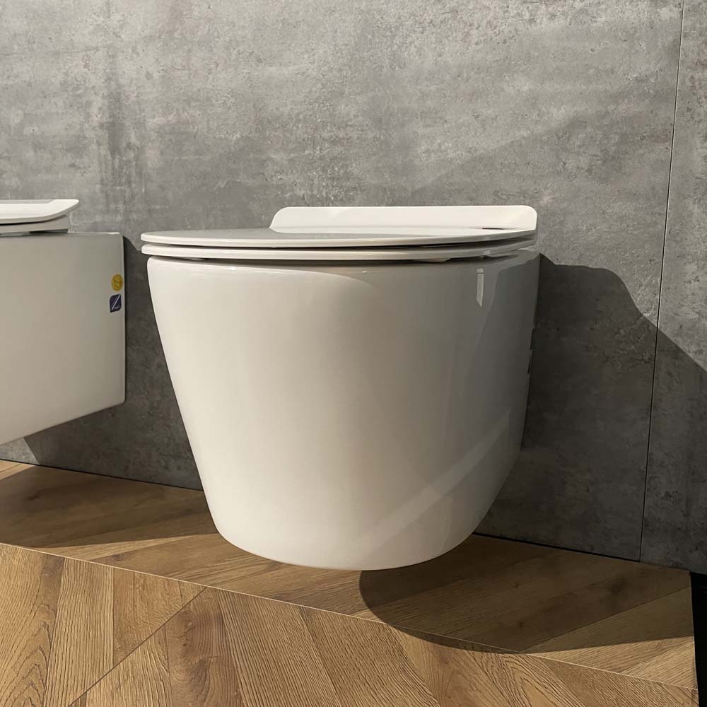 Bồn cầu treo tường LUXTA LT-402 nắp êm