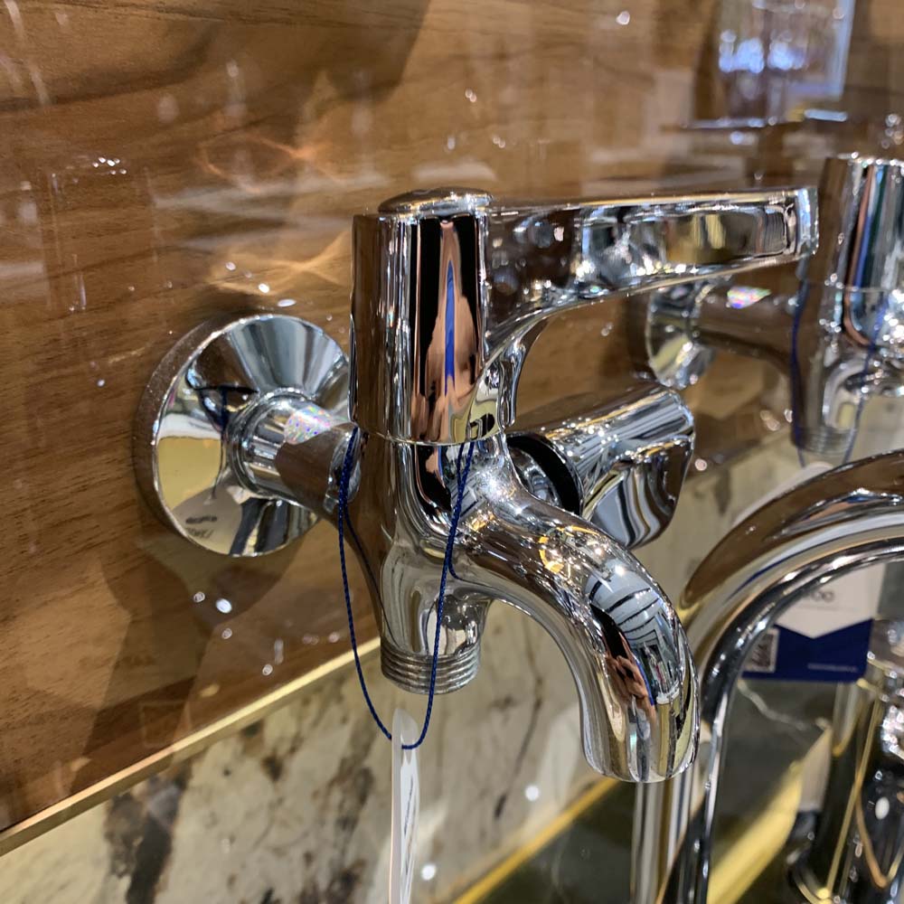 Vòi sen tắm Luxta L2102V