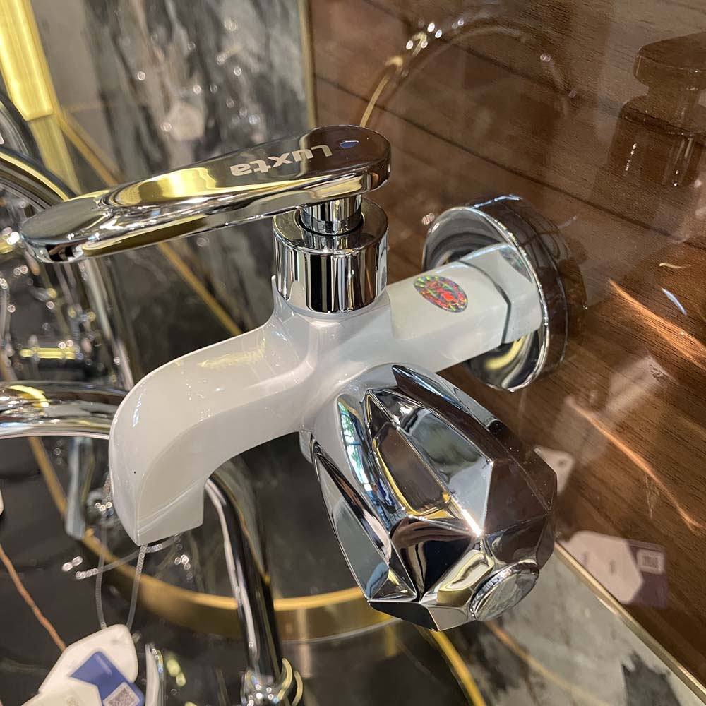 Vòi sen tắm Luxta L2114WT3