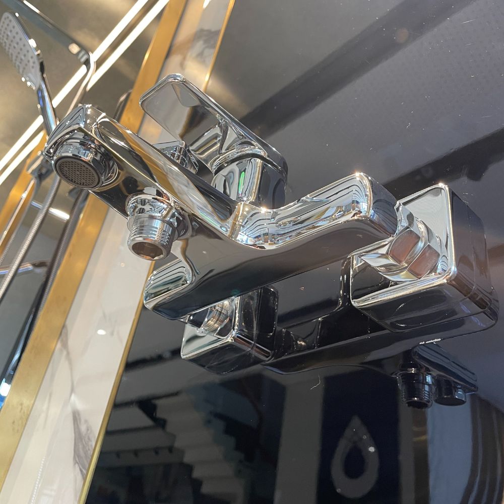 Bộ sen tắm nóng lạnh Luxta L2229M