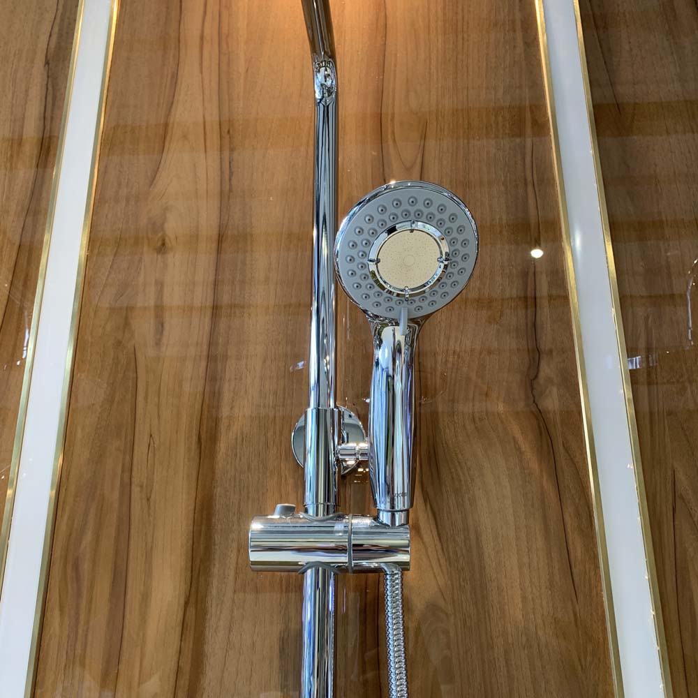 Bộ sen tắm cây đứng nóng lạnh Luxta L7214N