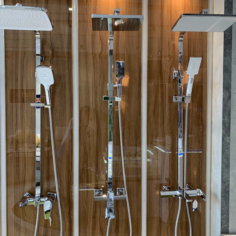 Bộ sen cây tắm đứng nóng lạnh Luxta L7216