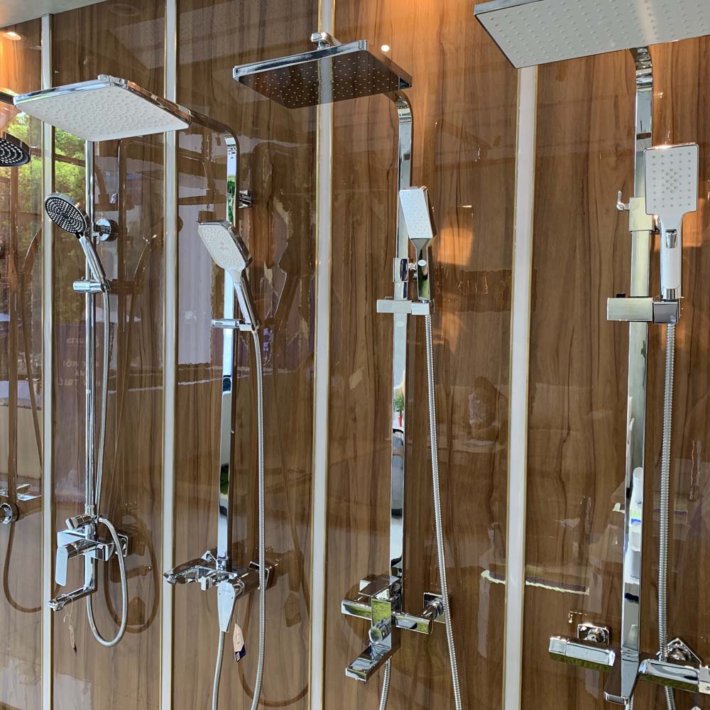 Bộ sen cây tắm đứng nóng lạnh Luxta L7216