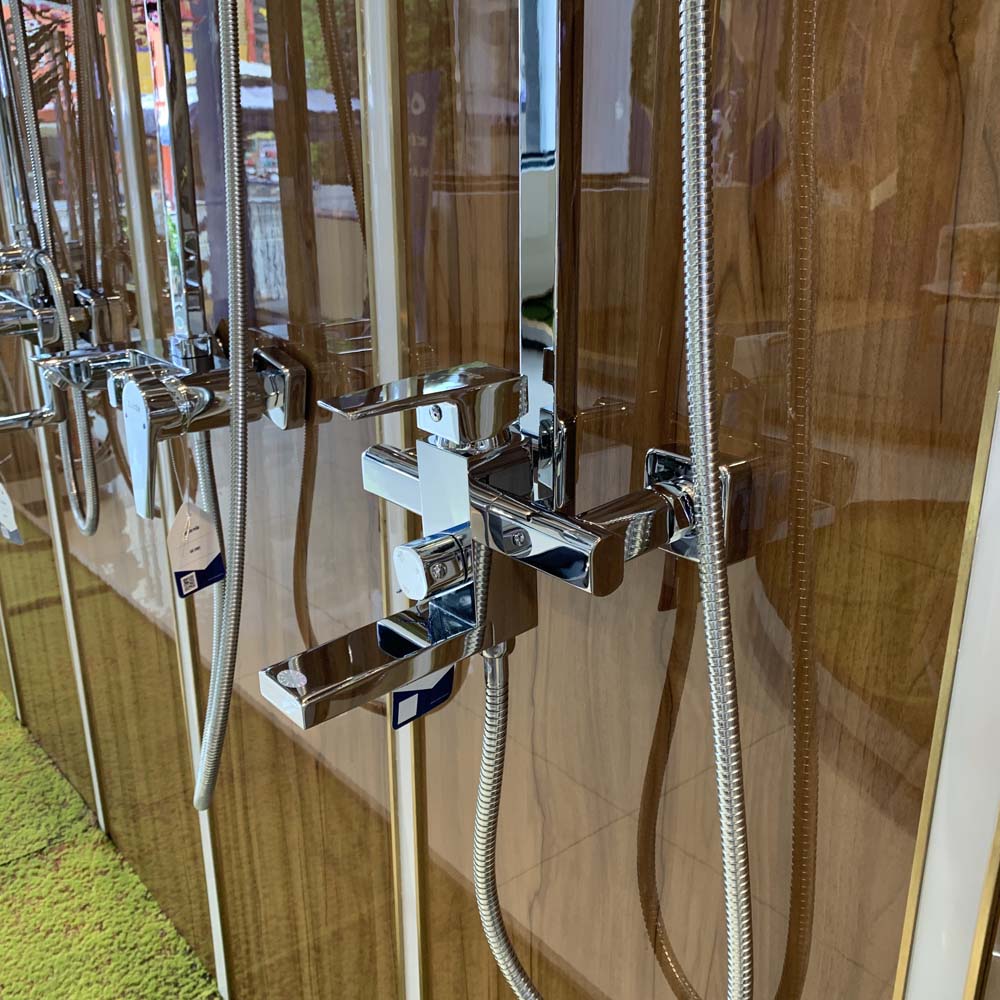 Bộ sen cây tắm đứng nóng lạnh Luxta L7216