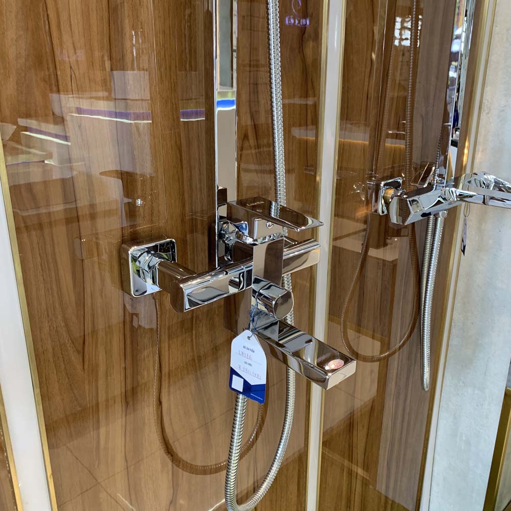 Bộ sen cây tắm đứng nóng lạnh Luxta L7216