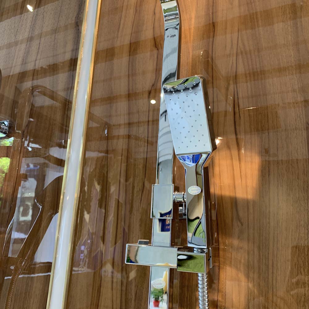 Bộ sen cây tắm đứng nóng lạnh Luxta L7216