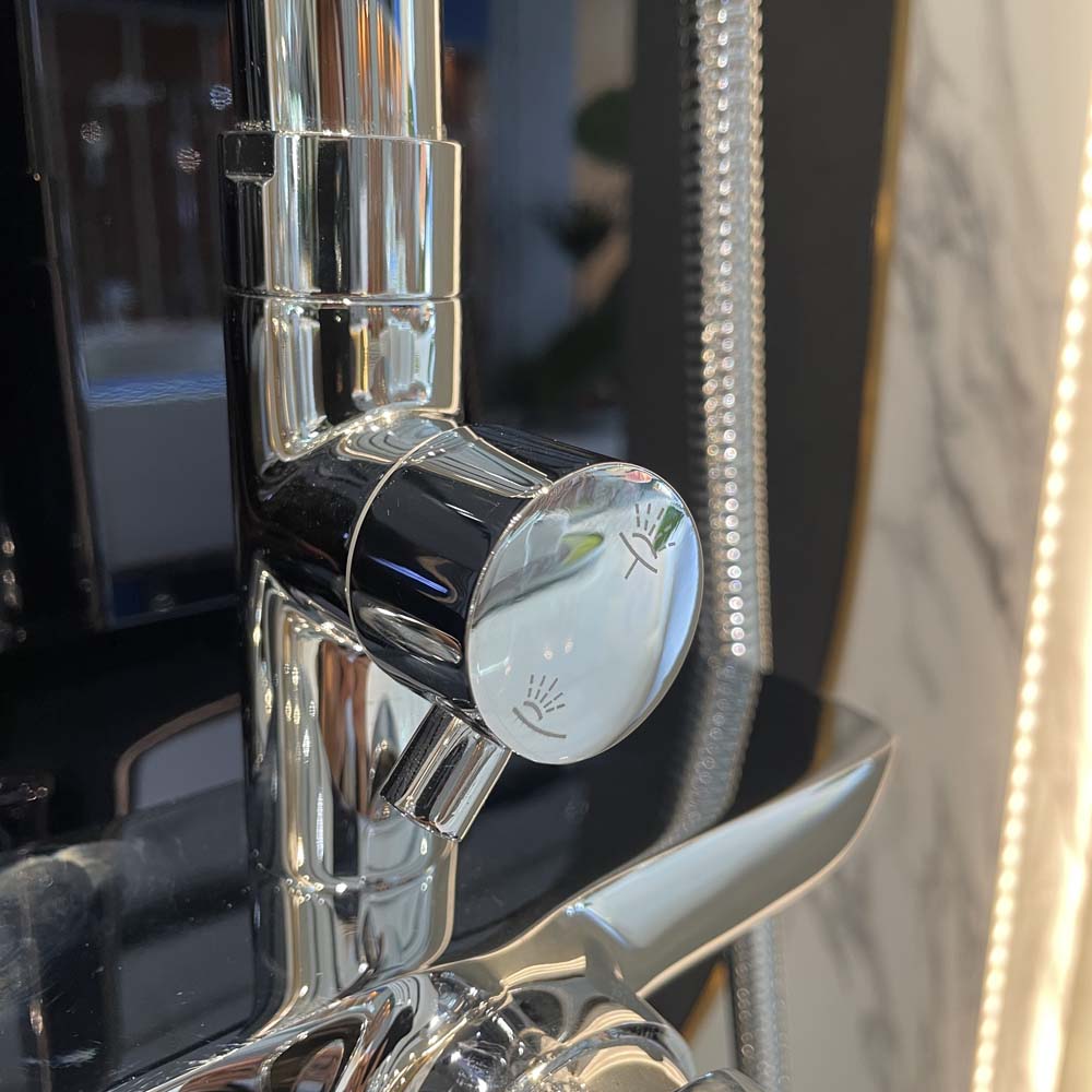 Sen cây nóng lạnh Luxta L7220