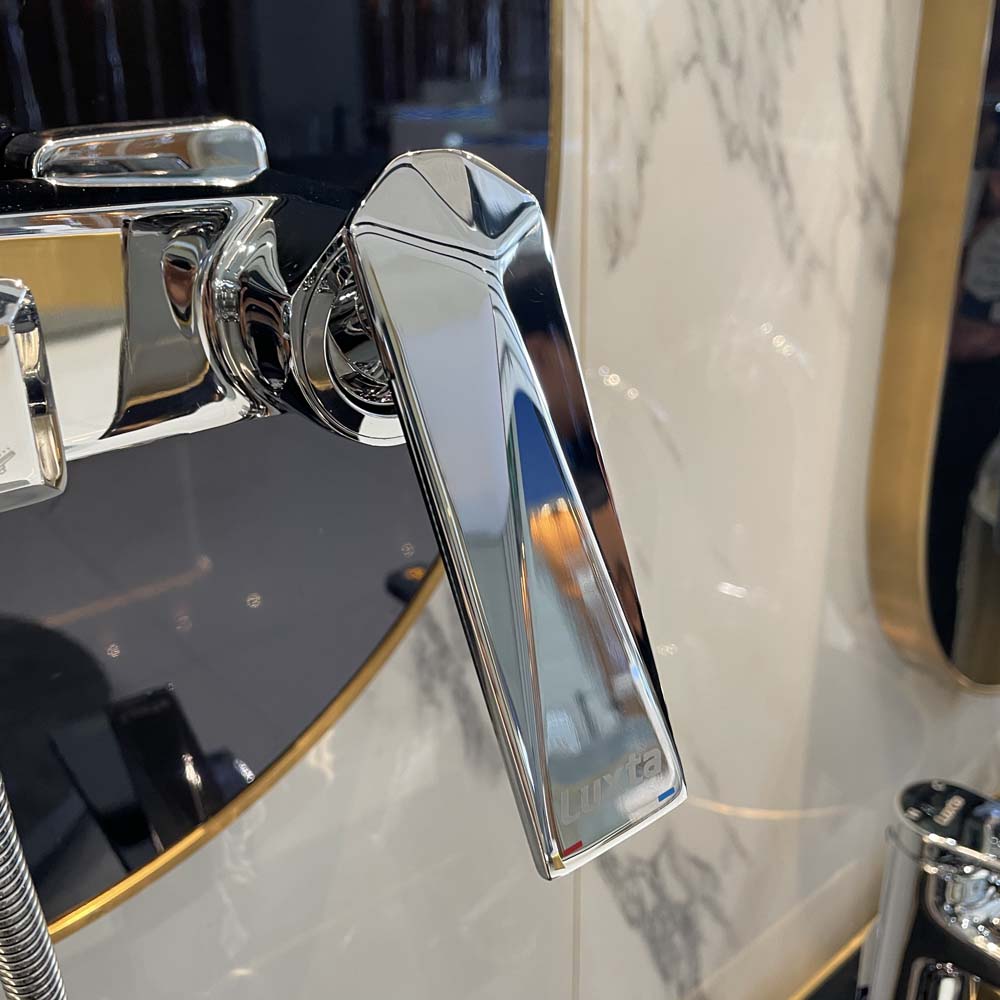 Sen cây nóng lạnh Luxta L7221