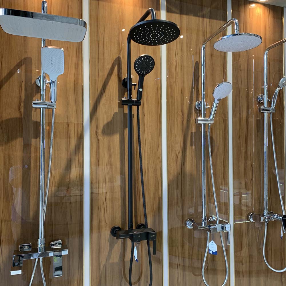 Bộ sen tắm cây đứng nóng lạnh Luxta L7225-Black