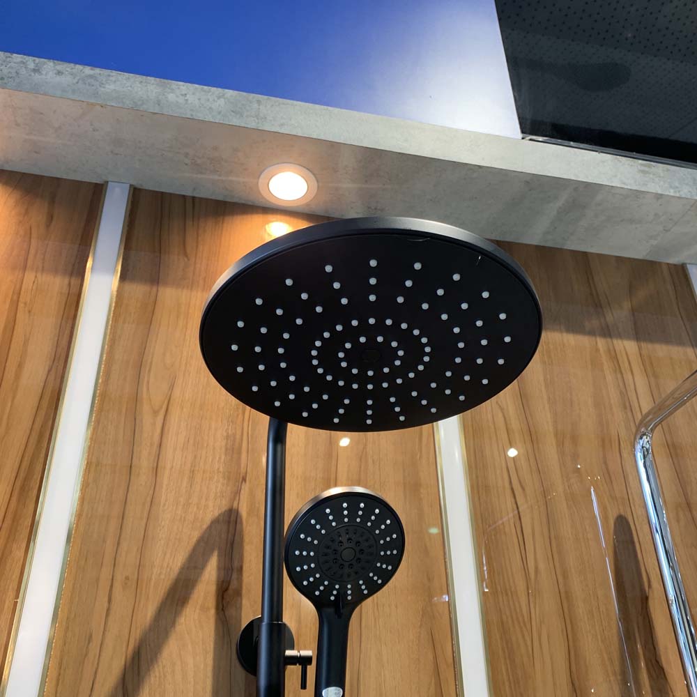 Bộ sen tắm cây đứng nóng lạnh Luxta L7225-Black