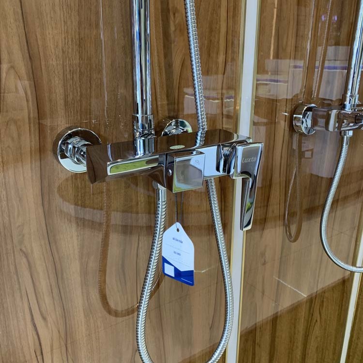 Bộ sen tắm cây đứng nóng lạnh Luxta L7225