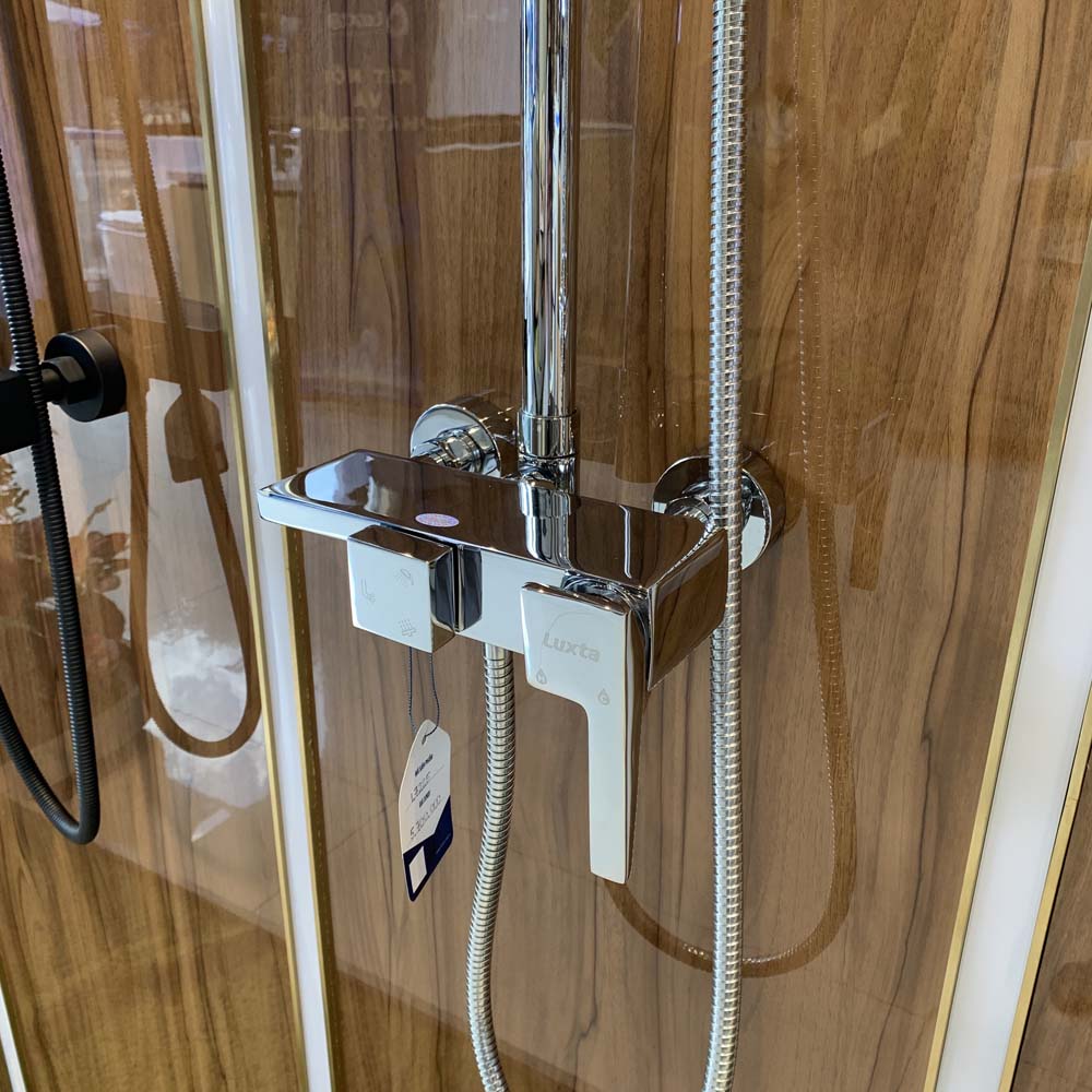 Bộ sen tắm cây đứng nóng lạnh Luxta L7225