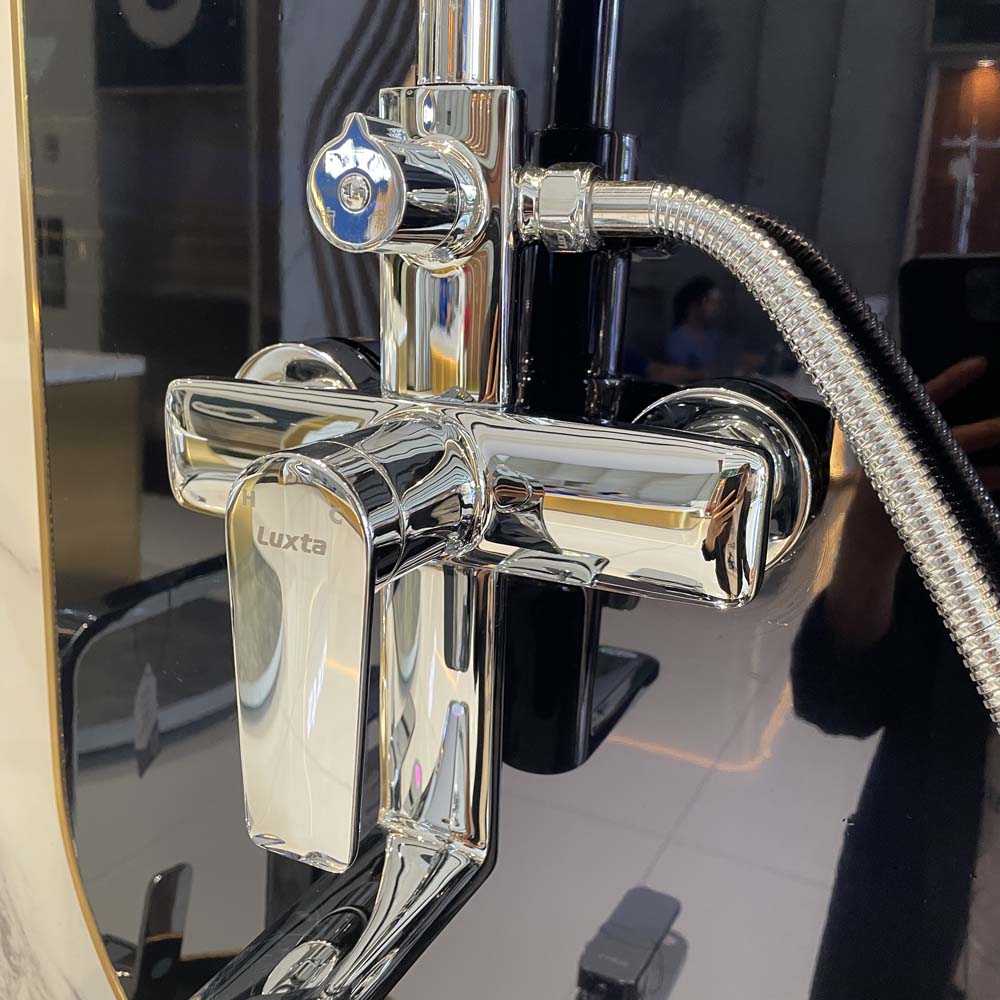 Bộ sen tắm cây đứng nóng lạnh Luxta L7229