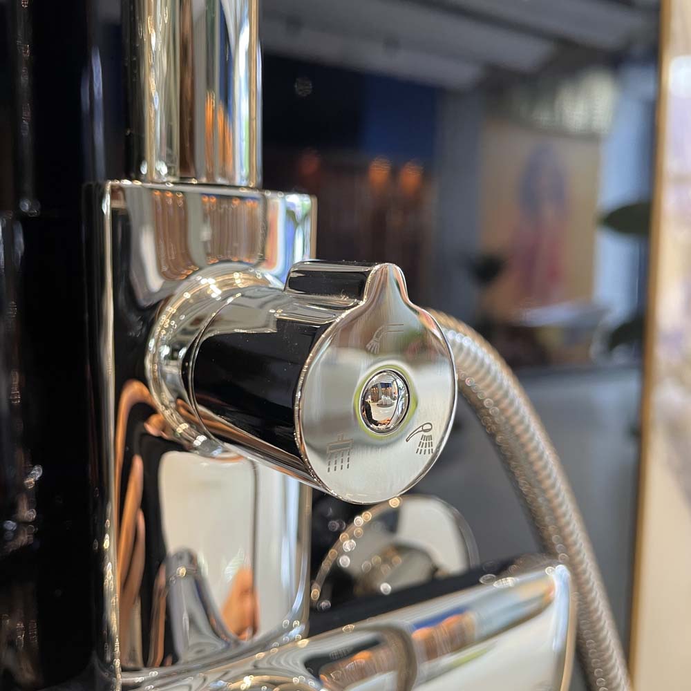 Bộ sen tắm cây đứng nóng lạnh Luxta L7229